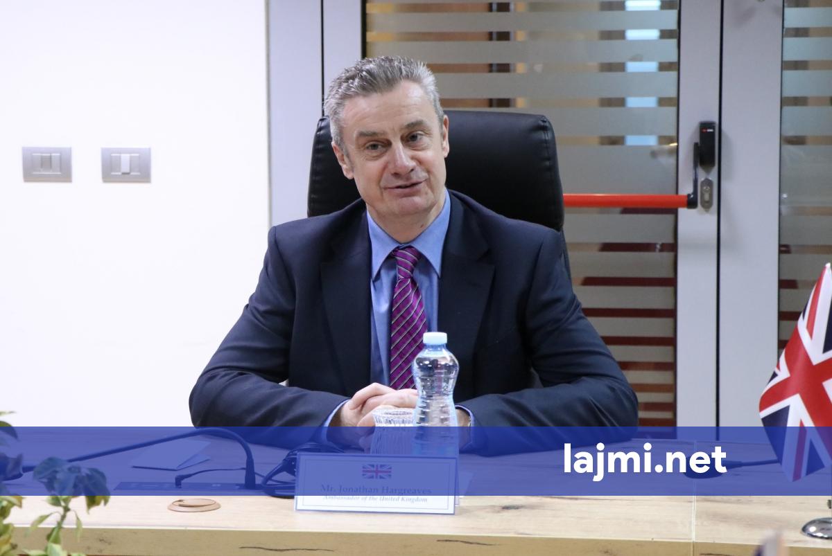 Ambasadori britanik uron qytetarët e Kosovës për Vitin e Ri 2026  Paqe  harmoni dhe prosperitet për të gjithë