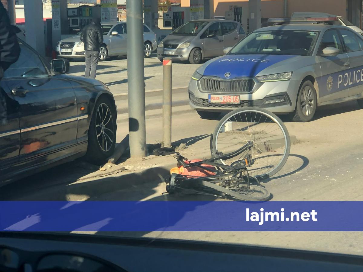 nje-person-i-lenduar-ne-peje-pas-perplasjes-nga-nje-veture