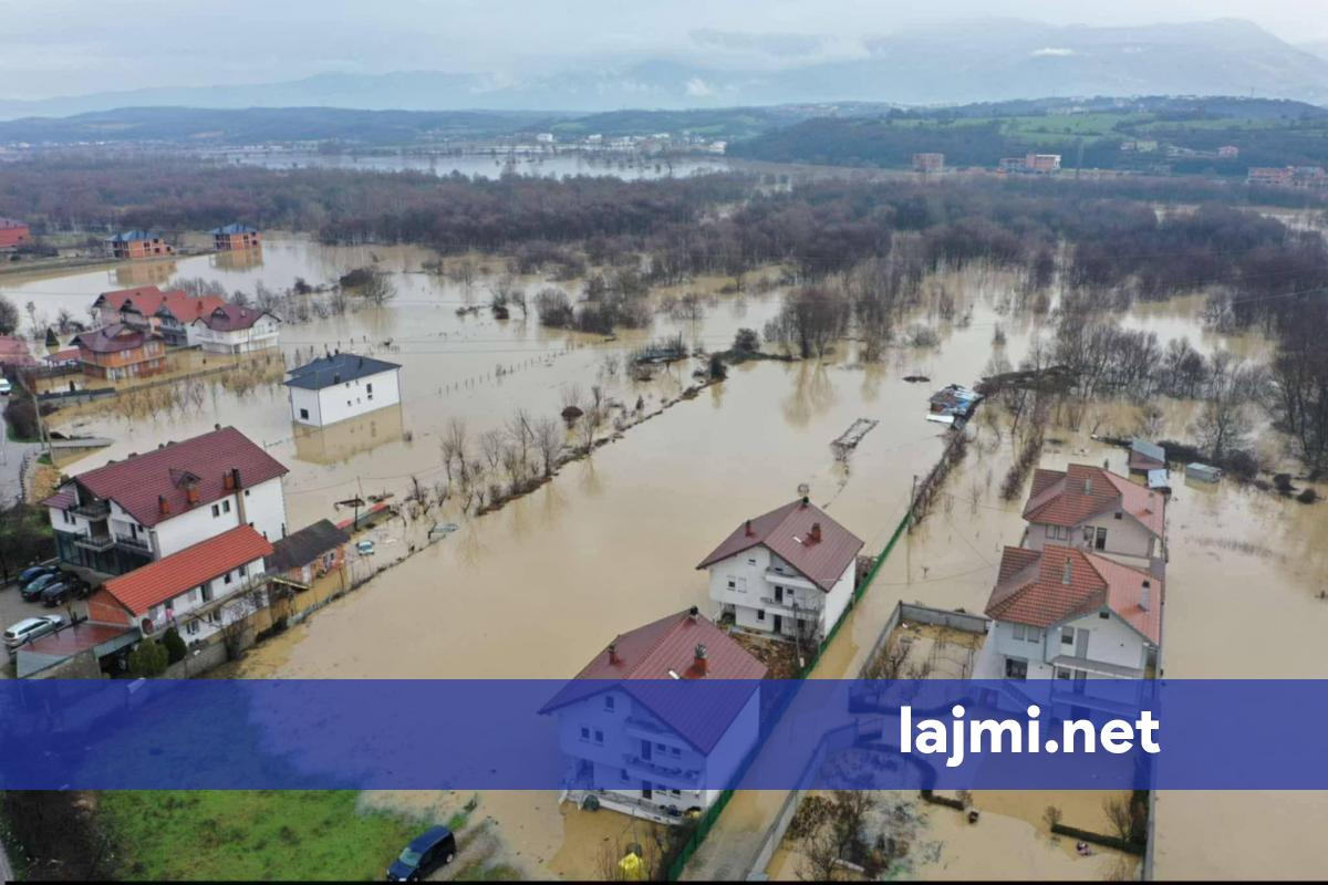 Reshjet e dendura shkaktojnë vërshime në Kosovë  shtëpitë në Gjonaj të Hasit i merr uji