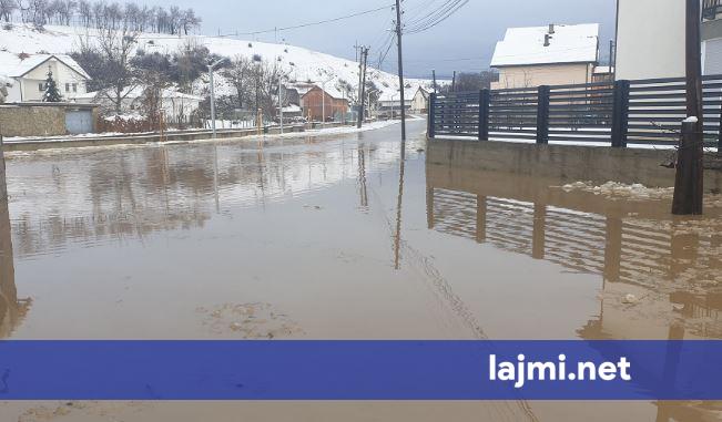 Shembjet e dheut  një pjesë e banorëve në Shtime probleme me ujë
