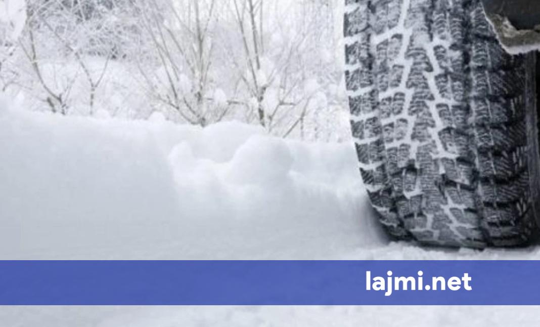 Situatë e vështirë në rrugë nga bora dhe ngrica  probleme qarkullimi në dy akse kufitare