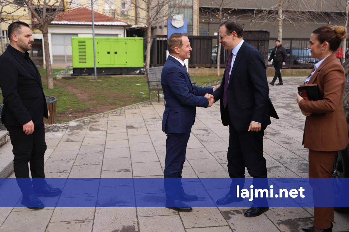Ferit Idrizi takohet me ambasadorin e Turqisë  Biseduam për thellimin e bashkëpunimit mes nesh