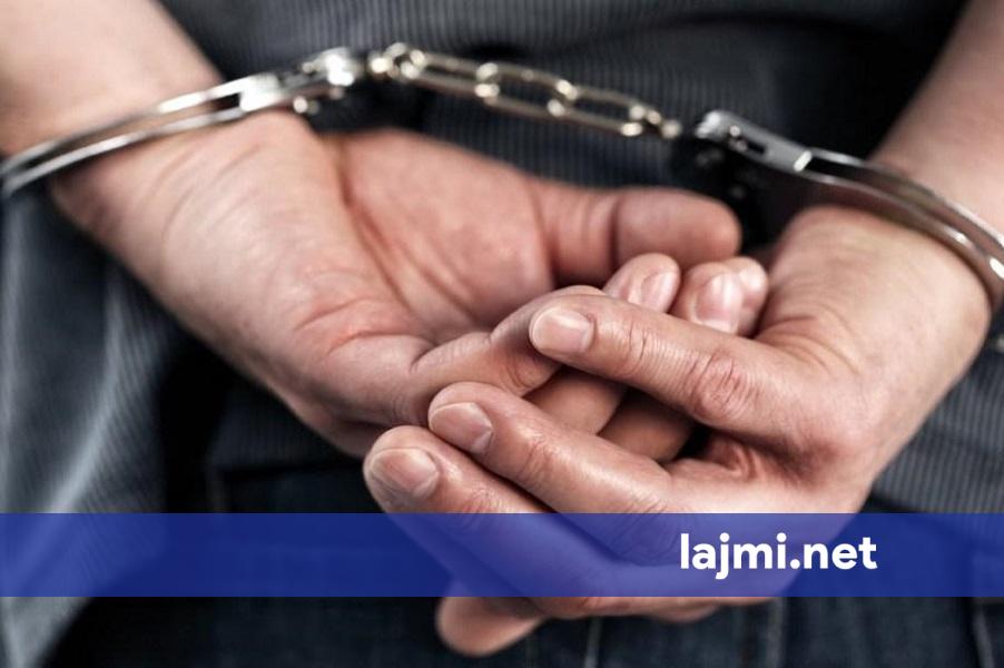 Mbi 19 mijë euro dëme buxhetit  Bibiliotekisti merrte pagë pa shkuar në punë  arrestohet edhe Drejtori i shkollës në Gjilan