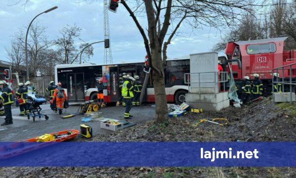 Treni përplaset me autobusin në Hamburg  një i vdekur dhe dhjetë të plagosur