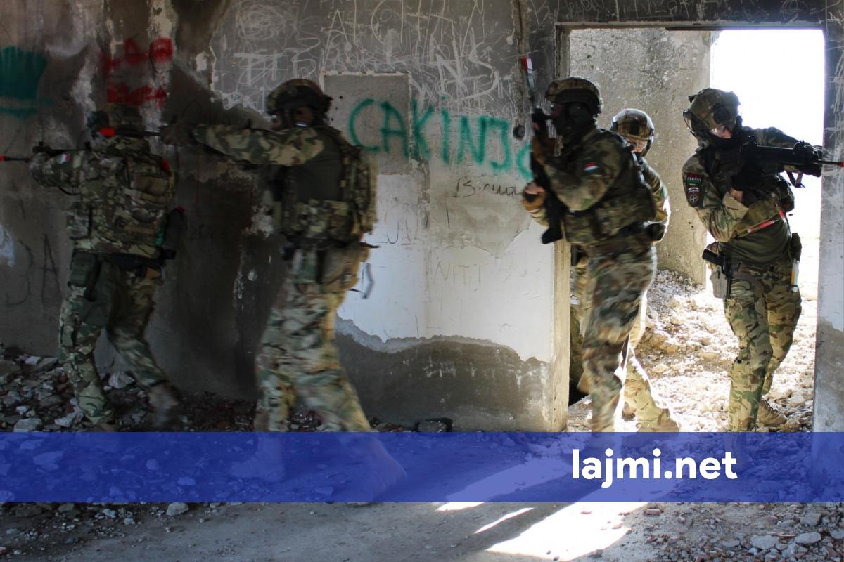 Ushtarët e KFOR it kryen trajnime për Betejë të Afërt