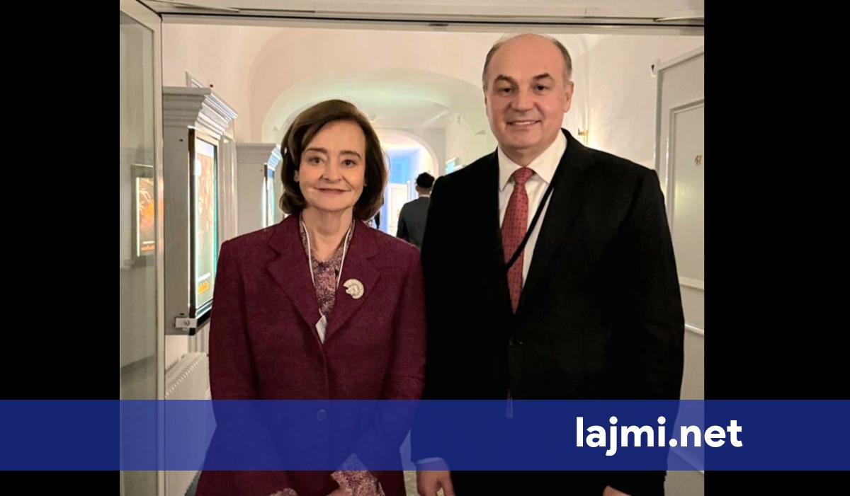 Hoxhaj takon Blair në Davos  Mbështetje e vazhdueshme për Kosovën dhe rrugën euroatlantike