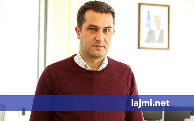 Ligjeratat e Speciales për nxënës të shkollave të mesme  Behramaj  Po i indokrinon të miturit dhe po abuzon me autoritetin