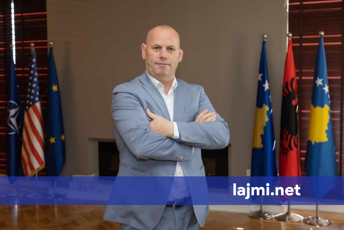 Lladrovci i gëzohet suksesit të Kosovës në Davos  Kur të do Amerika  të do edhe Zoti