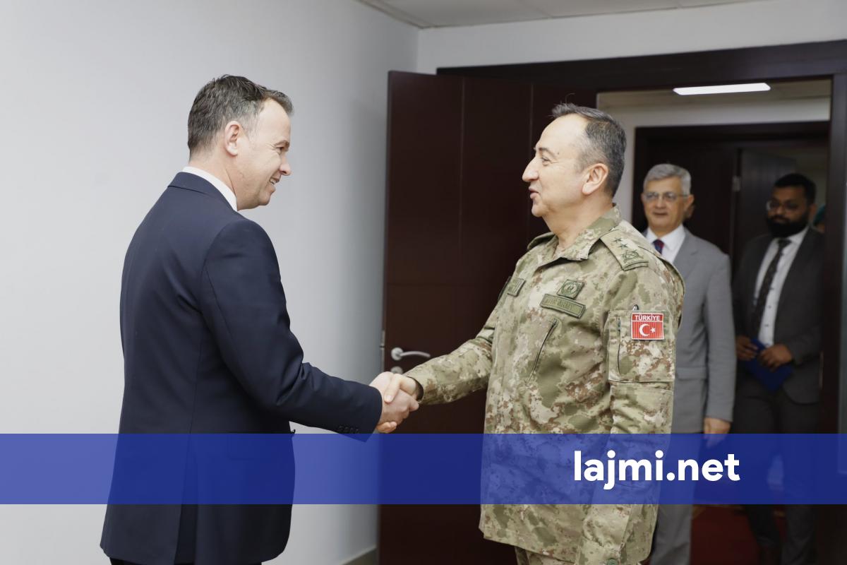 Peci takohet me komandantin e KFOR it  Temë kryesore e diskutimit ishte gjendja e përgjithshme e sigurisë