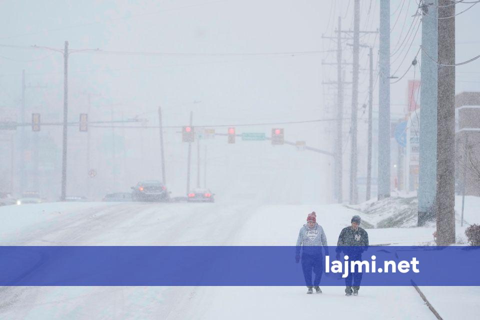 Stuhia në ShBA lë mbi 200 mijë njerëz pa energji elektrike