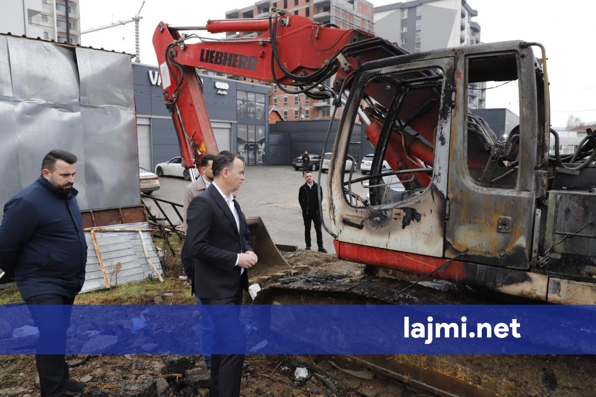 Digjet një bager i kompanisë që po i rrënon objektet pa leje në Mitrovicë  reagon Peci  Akt makabër e qyqar