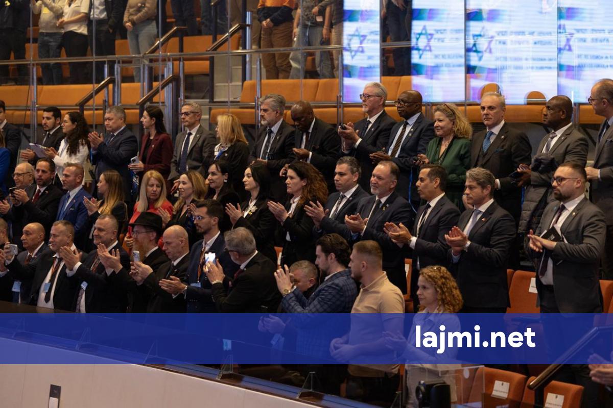 Kreu i Drenasit  Ramiz Lladrovci  i pranishëm në Knesset derisa Edi Rama mban fjalim