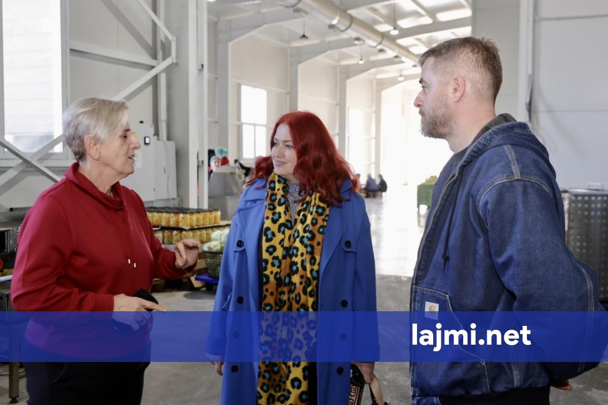 Përfaqësuesit e  Liria ka Emër  takohen me Fahrije Hotin  Marshi  Drejtësi  jo politikë  është zë i ndërgjegjes dhe thirrje për drejtësi të vërtetë