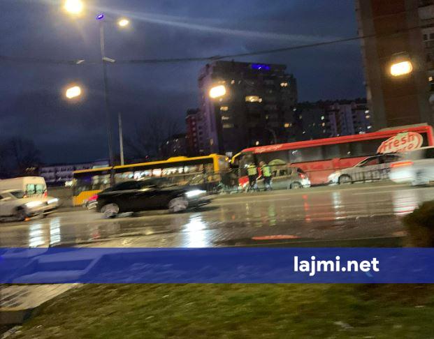 Aksident në Dardani  Policia dhe ambulanca në vendngjarje