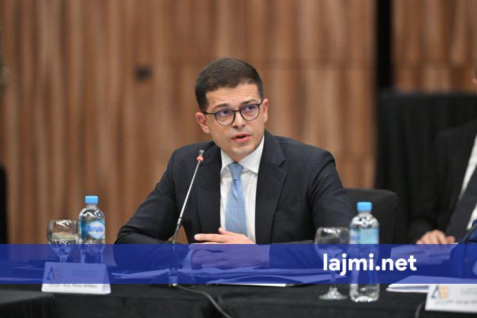  Kjo padrejtësi e institucionalizuar rihap plagë historike    Vengu për gjyqin në Hagë thotë se po tentohet të barazohen çlirimtarët me gjenocidarët