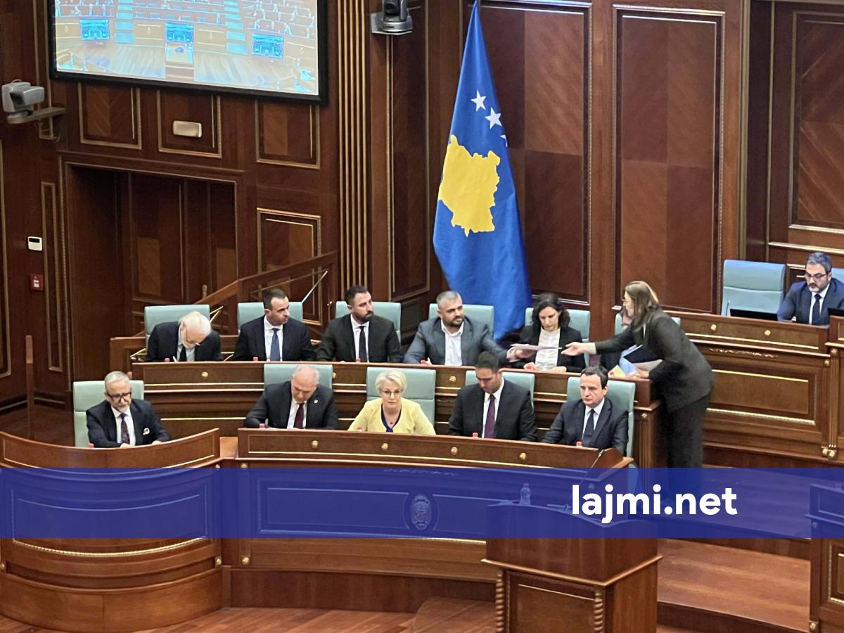 Qeveria Kurti III  16 burra e katër gra