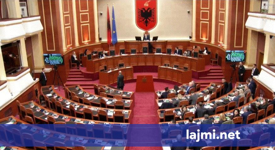 Kuvendi i Shqipërisë miraton deklaratën për pafajësinë e ish liderëve të UÇK së në Hagë