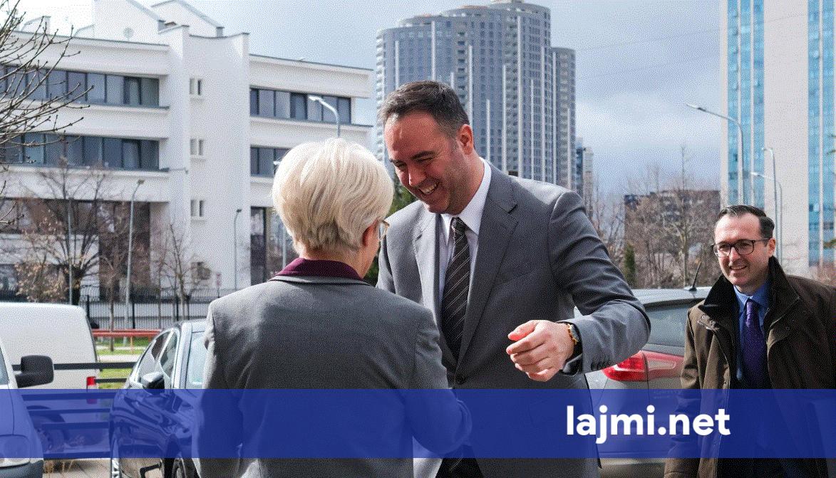 Nga Kuvendi në diplomaci   Ish ministrja përgëzon Konjufcën për detyrën e re