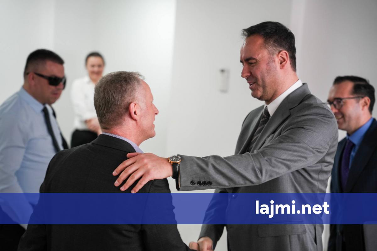 Bislimi ia dorëzon detyrën e zëvendëskryeministrit të parë Konjufcës  Jam i bindur se do të vazhdojnë punët e mbara