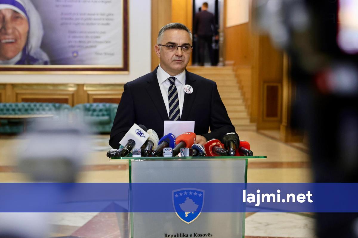 Tahiri jep detaje nga mbledhja e Kryesisë  Në seancën e sotme do të trajtohen tri çështje të rëndësishme