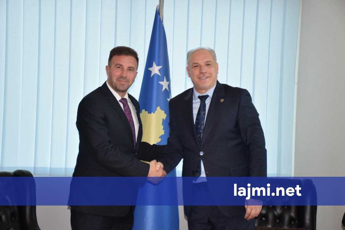 Damka i dorëzon detyrën e ministrit të Ministrisë së Zhvillimit Rajonal Demirit