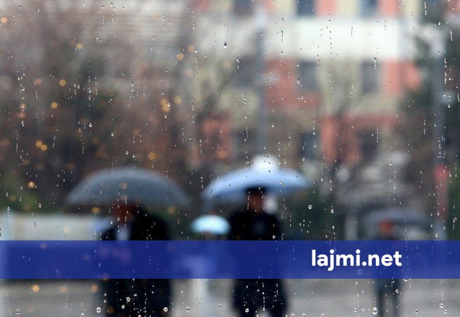 Fundjavë me shi dhe vranësira