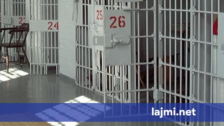 Dorëzohet në Polici i dyshuari nga Prizreni  i dënuari me 3 vite burg për shit blerje të narkotikëve