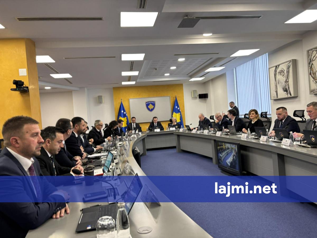 Kurti  Në kalendarin tonë të historisë  marsi është muaji i lavdisë  Sot votojmë projektligjet për konfiskim të pasurisë e çmimet tavan