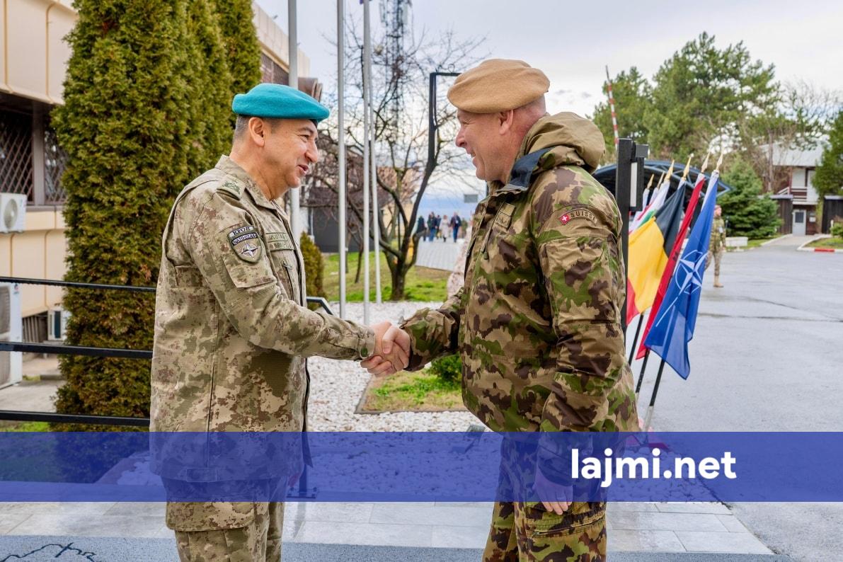 Komandanti i KFOR it takohet me zëvendësshefin e Forcave të Armatosura Zvicerane