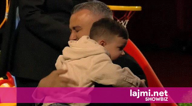 Surprizë emocionuese në BBVA  Rogerti përlotet nga takimi me bashkëshorten dhe djalin