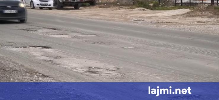U gërrye që nga 2024 ta  ende e pa shtruar   Një segment i magjistrales së vjetër në Vushtrri plot me gropa
