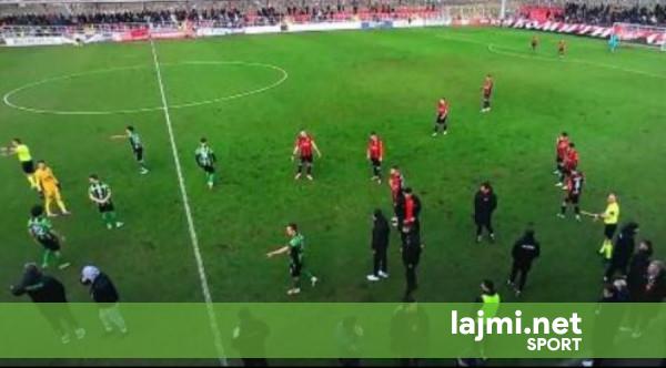 Reagime pas thirrjeve raciste antishqiptare të tifozëve të Vardarit