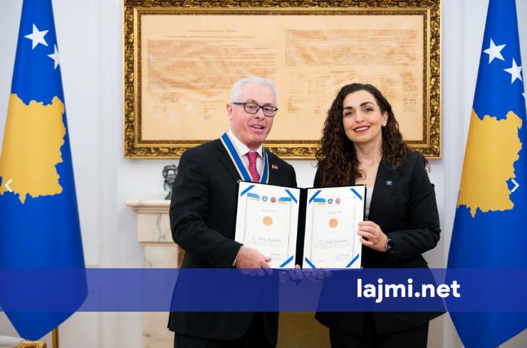 Edhe pse e përkrahu publikisht  Harry Bajraktari po lobon në ShBA t ia zë vendin Vjosa Osmanit në Presidencë