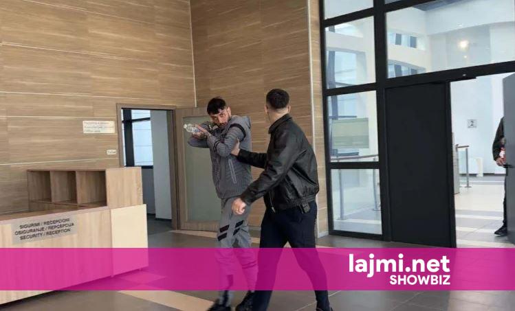 Reperi  Mossi  në pranga  del para Gjykatës për sulmin ndaj Burim Pacollit
