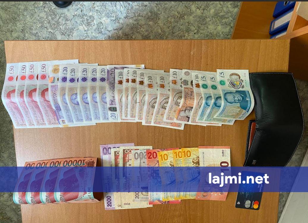 Qytetari nga Istogu gjen dhe dorëzon kuletën me euro  franga e lekë në Junik