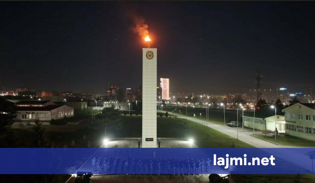 FSK ndez flakadanin në kazermën  Adem Jashari  në përmbyllje të shënimit të 28 vjetorit të Epopesë së UÇK së