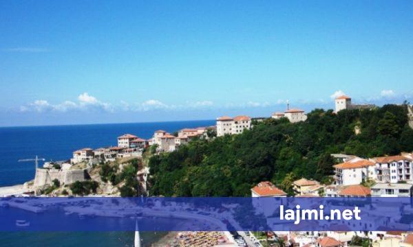 Nimanbegu  Turistët nga Kosova dhe diaspora mbajnë gjallë turizmin në Ulqin