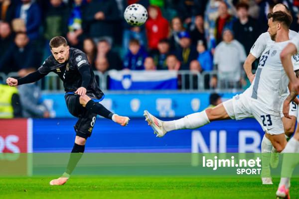 Muslija ndez zjarrin  Ne jemi vend i vogël  por kemi shumë zemër