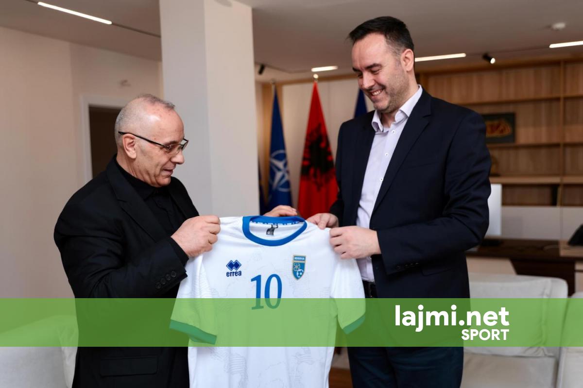 Ademi takohet me Konjufcën  flasin për përgatitjet rreth ndeshjes kundër Sllovakisë