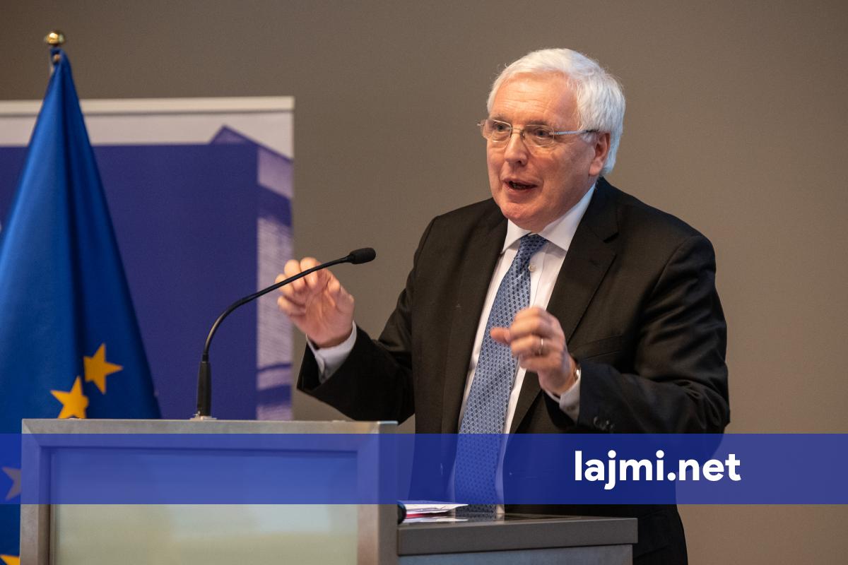 Ish zëdhënësi i NATO s  Përdorimi i forcës ishte i domosdoshëm për të shpëtuar jetët e kosovarëve