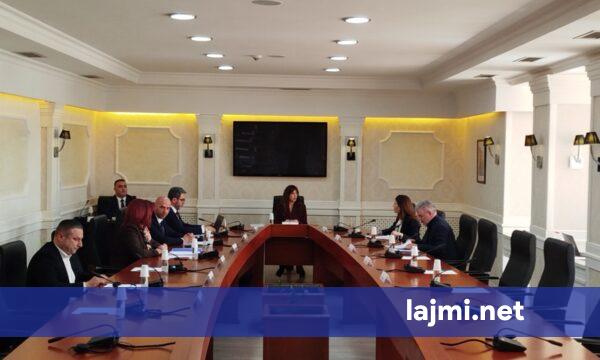 Pasi Kushtetuesja e hodhi poshtë dekretin për shpërndarjen e Kuvendit  mblidhet kryesia   rendi i ditës