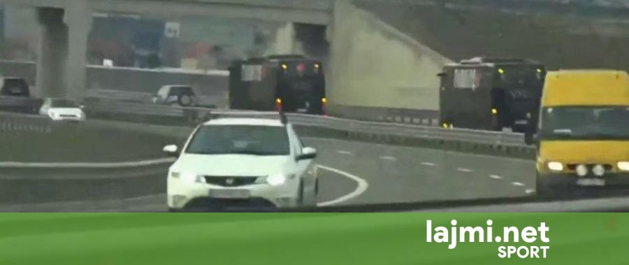 Kombëtarja e Turqisë arrin në Kosovë