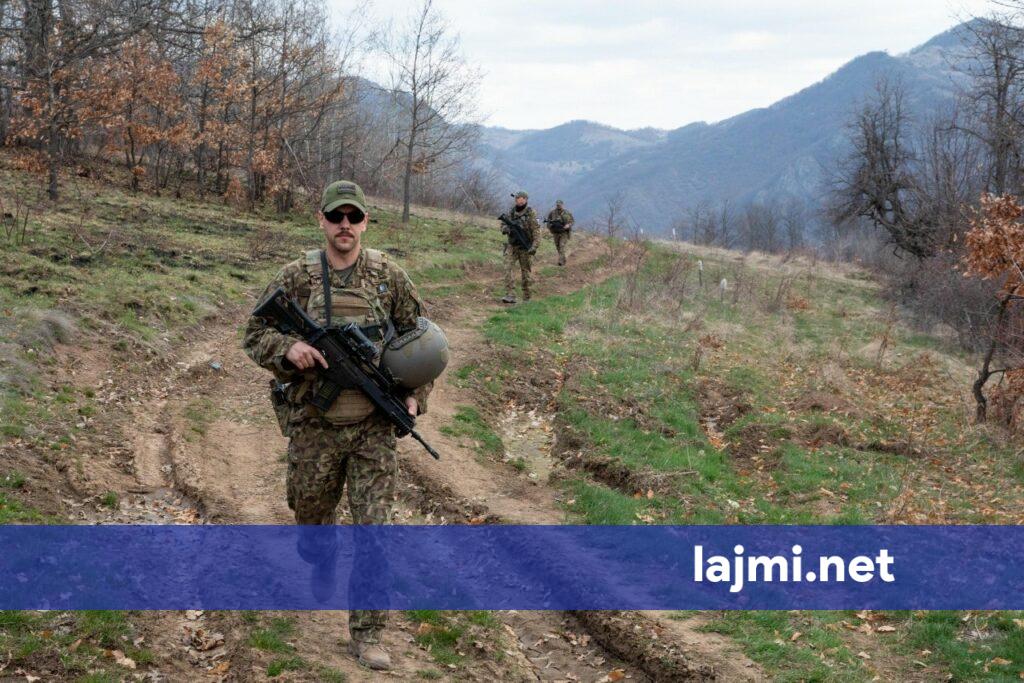 Ushtarët letonezë patrullojnë vijën administrative  vazhdon angazhimi për siguri në Kosovë