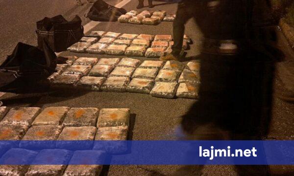 Kapen 65 kilogramë drogë në Maqedoninë e Veriut  arrestohen dy personat që tentuan të arratisen