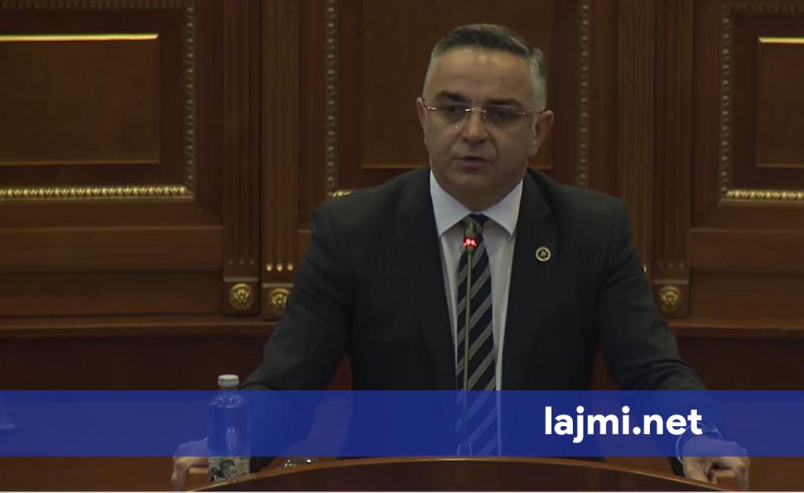 Tahiri kritikon Qeverinë  As nuk e jep Amerika as Gjermania  ne Kosova vendi më i varfër e dhamë rrogën e 13 të dhe mos të bëjmë asgjë për sektorin privat