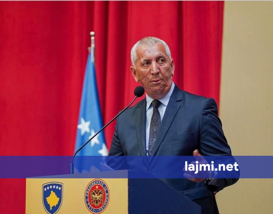 Quni për Agim Ramadanin  Brenda uniformës së ushtarit të UÇK së rrihte zemra e një poeti dhe piktori