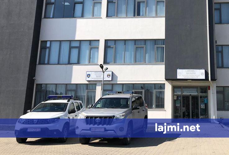 Skena si në filma  i dyshuari arratiset nga stacioni i policisë në Gjakovë