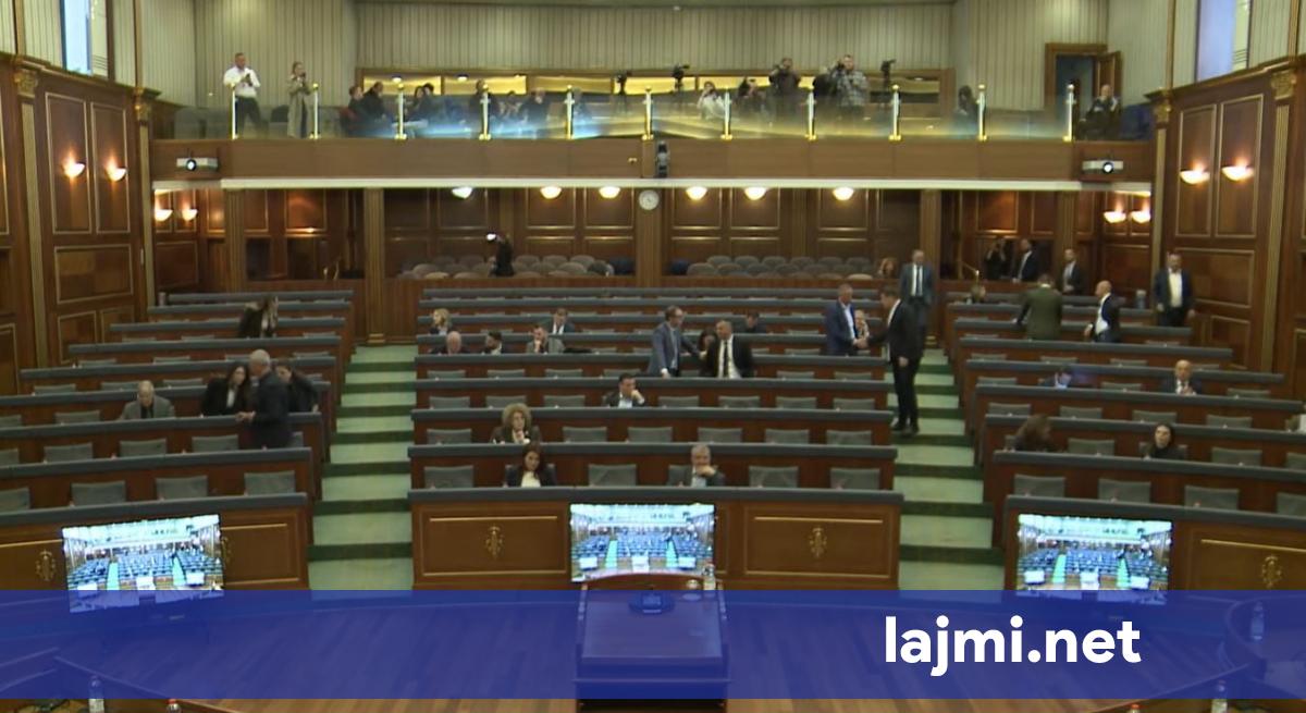 Seancë e jashtëzakonshme për energjinë  opozita e thërret por pjesërisht mungon në sallë