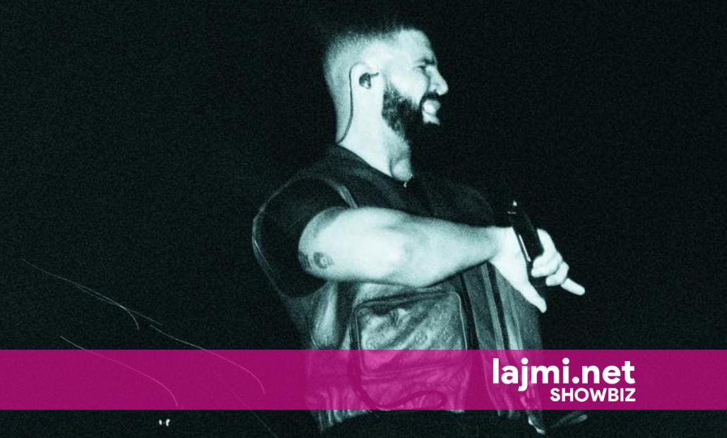 Drake vesh bluzën me mbishkrimin shqip