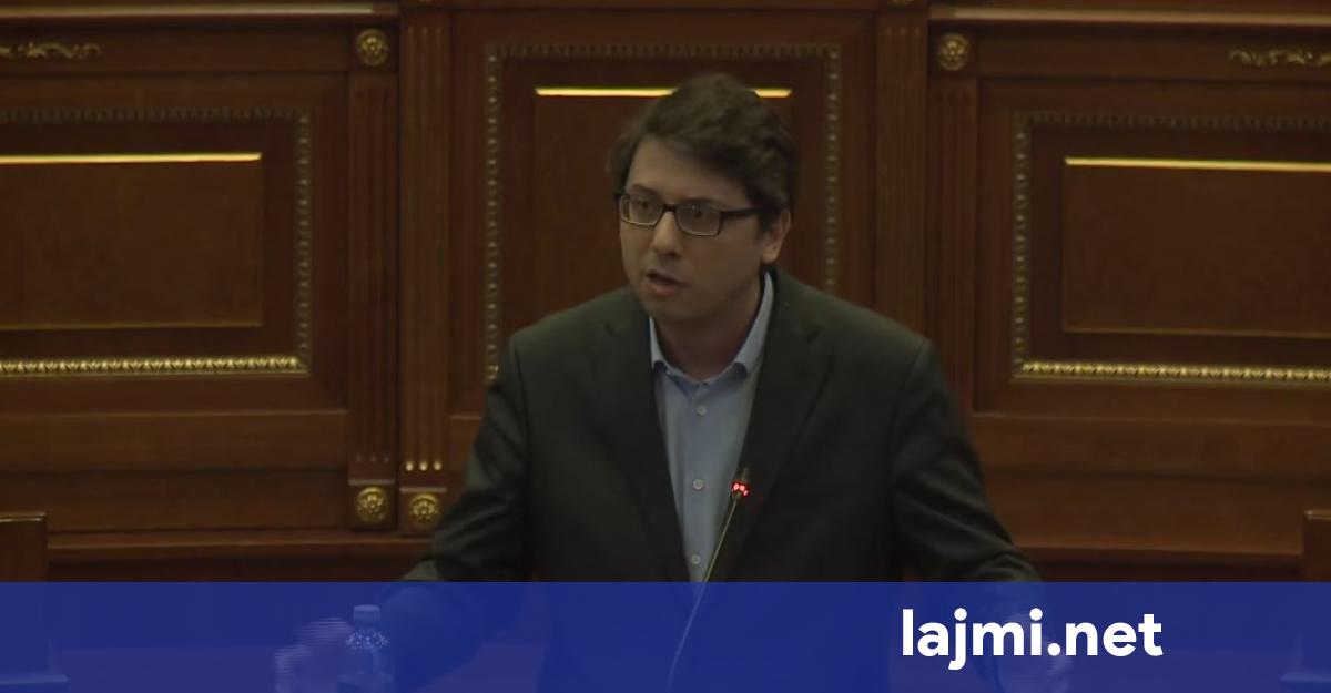 Murati nënshkruan udhëzimin  Arkat fiskale bëhen digjitale dhe më të lira për bizneset